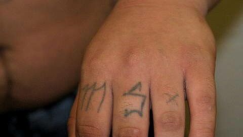 Un tatuaje que identifica a un miembro de la MS-13.