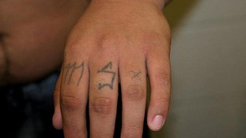 Un tatuaje que identifica a un miembro de la MS-13.