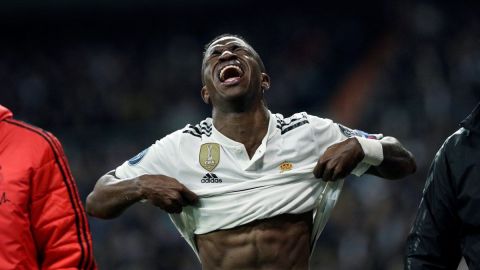 El delantero brasileño del Real Madrid Vinicius Junior en medio del dolor.