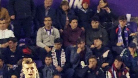 Los jugadores del Real Madrid festejan el triunfo ante el Real Valladolid.