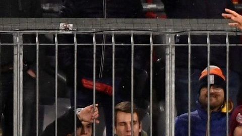 Jugadores del Liverpool celebran tras eliminar al Bayern Munich de la Champions League.