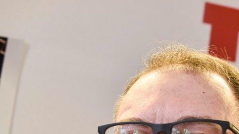 El periodista brasileño Rafael Henzel, sobreviviente de la tragedia del Chapecoense, murió este martes.