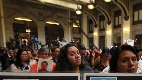 Familiares de desaparecidos en México.