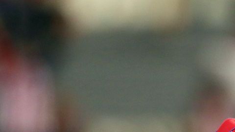 Adolfo Bautista se enfrascó en dimes y diretes con el colombiano Mateus Uribe