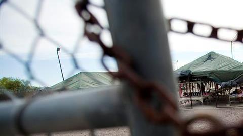 De la Cruz está en el mismo centro de detención donde hace poco una migrante perdió su feto.