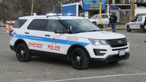 Un hombre de 58 años fue fatalmente baleado en el barrio de Englewood. La policía está investigando la causa del tiroteo