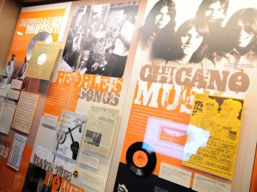 Una muestra de la música chicana durante la exposición 'Canciones de conciencia, sonidos de libertad', que exploró la historia de la música y la política en Estados Unidos, en el Grammy Museum de Los Ángeles, en el 2008.