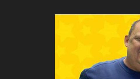 Terry Splawn con su segundo premio de la lotería.