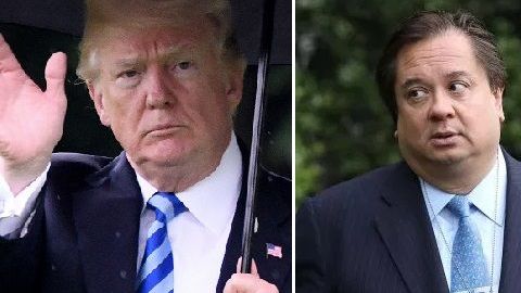 El presidente Donald Trump, el abogado George Conway y la asesora Kellyanne Conway.