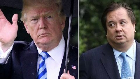 El presidente Donald Trump, el abogado George Conway y la asesora Kellyanne Conway.