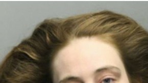 La madre del niño Brittany Hyc, de 28 años, fue acusada de poner en peligro a su hijo y su novio, Dejon Waters, de 21 años, fue acusado de asesinato en primer grado.