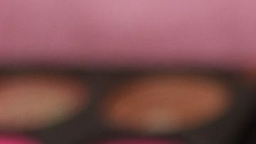 Déjate llevar por el tiempo de uso para saber cuándo desecharlo y así evitar posibles reacciones que le hagan daño a tu piel.