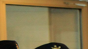 A través de correos y documentos falsos, este hombre fue capaz de sacarle millones a los dos gigantes informáticos.