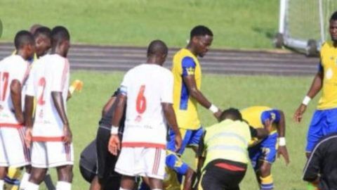 Hermann Tsinga sufrió un paro cardíaco en pleno partido