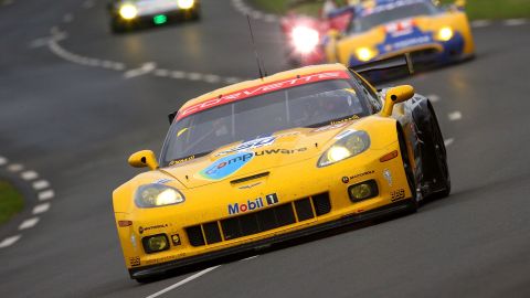 Jan Magnussen de Dinamarca conduce el Chevrolet Corvette C8 ZR1 # 63 Corvette Racing durante la práctica de la 78ª carrera de la carrera de 24 horas de Le Mans en los Circuits des 24 Heures du Mans el 10 de junio de 2010 en Le Mans, Francia.