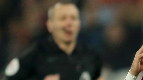 Javier 'Chicharito' Hernández no pudo festejar con su equipo el West Ham United tras el parón por la Fecha FIFA.