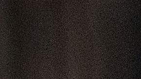 Flores y velas rinden homenaje a las víctimas de la masacre.