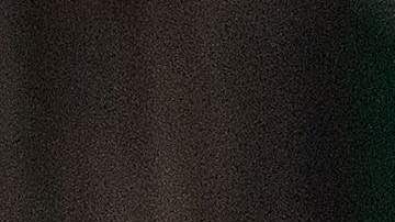 Flores y velas rinden homenaje a las víctimas de la masacre.