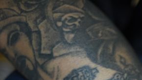 Los maras son conocidos por sus tatuajes.
