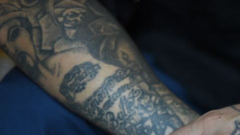 Los maras son conocidos por sus tatuajes.