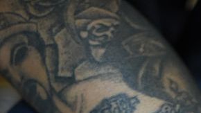 Los "maras" son conocidos por sus tatuajes.