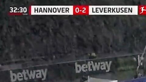 Así lució el campo en el estadio HDI Arena de Hannover este domingo.