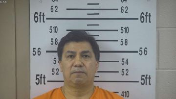 Ramos-Hernández está detenido en la cárcel del Condado de Brazoria (Texas).