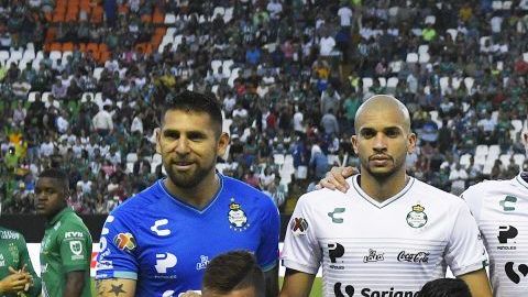 Santos Laguna llegó demorado a Nueva York por el clima.