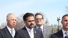 Darren Soto, congresista demócrata de Florida, presentó una iniciativa de ley en el Congreso para convertir a Puerto Rico en el estado 51. Lo acompañó el gobernador de la isla, Ricardo Rosselló.