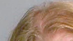 Sara Packer (izquierda), su hija Grace (en el centro), y Jacob Sullivan.