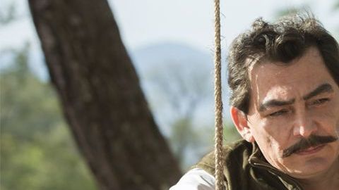 José Manuel Figueroa encarnando a Joan Sebastian.