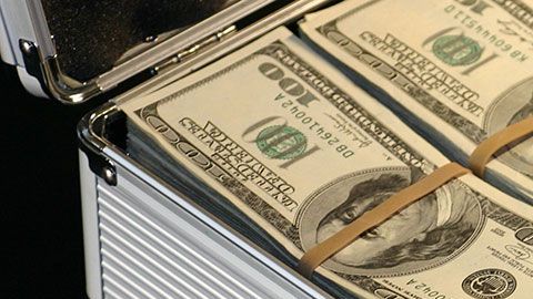 Podrías tener diez mil dólares en tus manos al término de un año con estos tips.