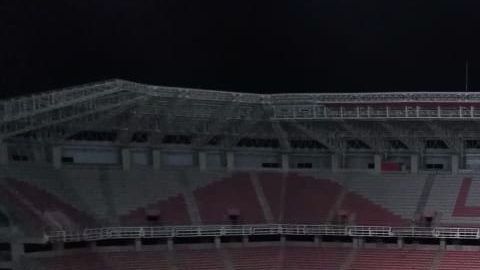 Así lució la noche del jueves el estadio del Deportivo Lara en Venezuela.
