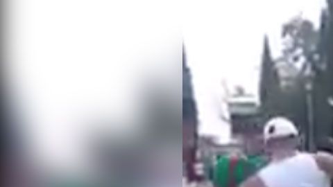 Hartos de la delincuencia, vecinos agarraron a golpes a un presunto ladrón para darle una lección.