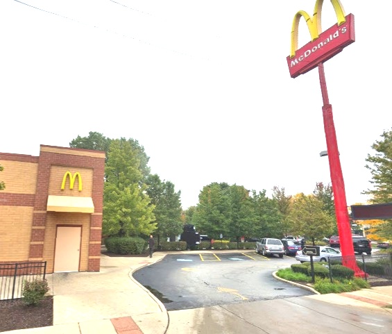 Restaurante de comida rápida  McDonalds’s de Norwood. 