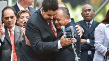 Maduro y Cabello se abrazan en 2013