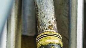 La congresista busca eliminar el uso de la gasolina después del año 2030