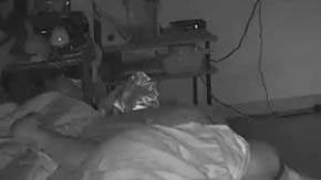 La mujer dormía cuando fue atacada por la serpiente.