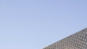 Saúl 'Canelo' Álvarez tiene un nuevo vehículo de lujo.