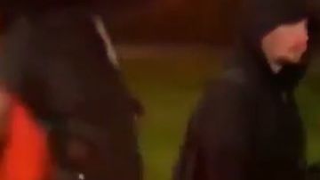 Dan Iverson, quien portaba el sombrero de MAGA, dijo a SacaBee que había acudido al lugar con su hija para ver que estaba pasando.