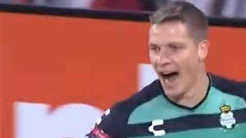 Julio Furch llevó a la victoria a Santos en Harrison, New Jersey.