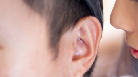 Hazle saber lo que te hace sentir.