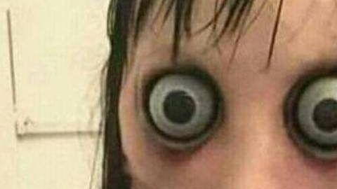 Así luce de aterradora "Momo".