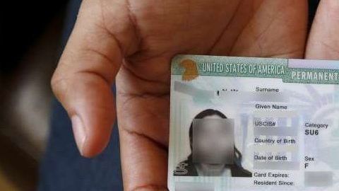 El acusado también vendía tarjetas de seguro social