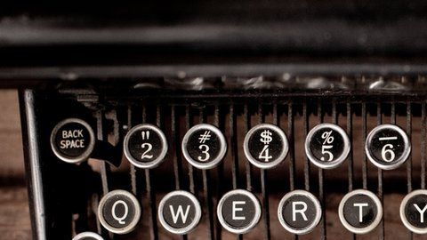 El qwerty se llama así por las primeras 6 letras del teclado.