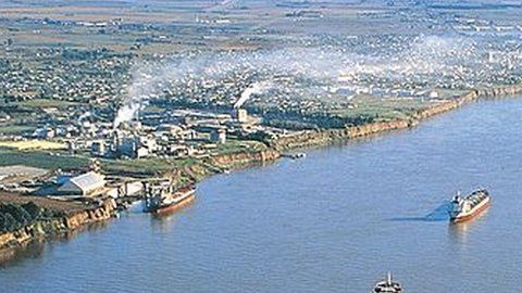 Bolivia busca llegar al Atlántico a través de los ríos Paraná y Paraguay.