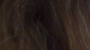 Stephanie, que tiene capacitación en carpintería, logró sacar un certificado de cosmetología en un instituto local, después de su transición.