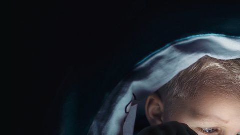 ¿Es mejor educar y negociar, o usar la tecnología?