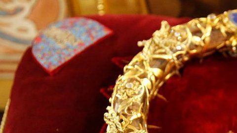 Aunque su autenticidad no está verificada, la corona de espinas es una de las reliquias más valoradas de Notre Dame.