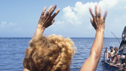 Decenas de miles de cubanos abandonaron la isla en esos años.